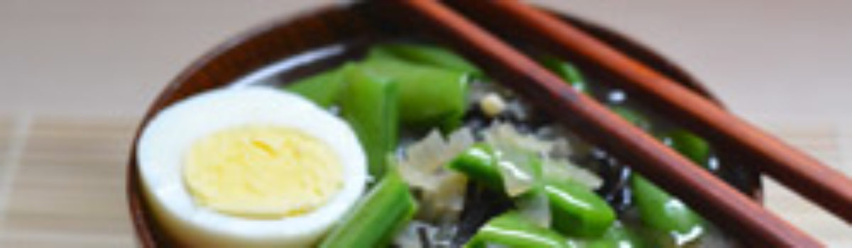 Miso-Suppe mit Zuckererbsen
