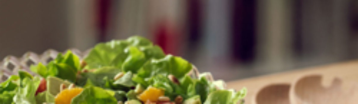 Fruchtiger Salat mit Parmesan Dressing