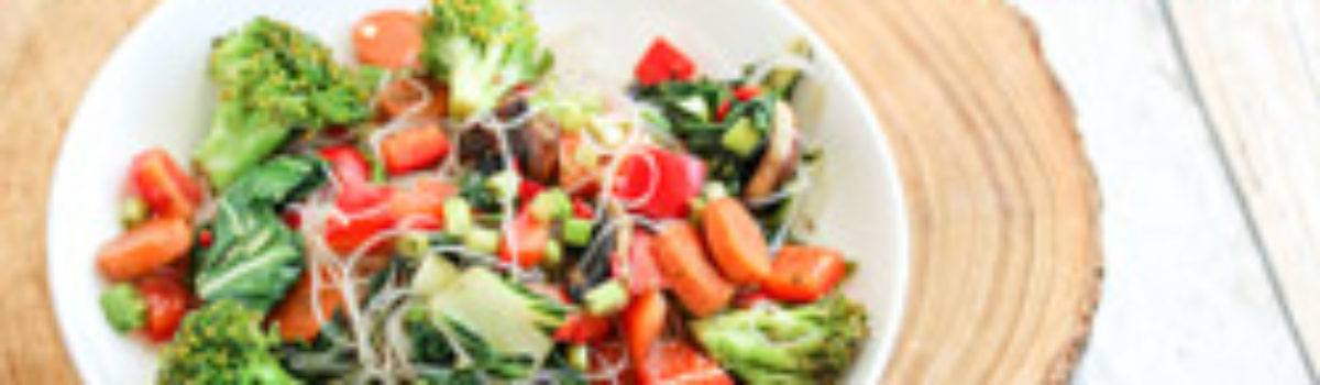 Warmer Glasnudelsalat mit Pak Choi