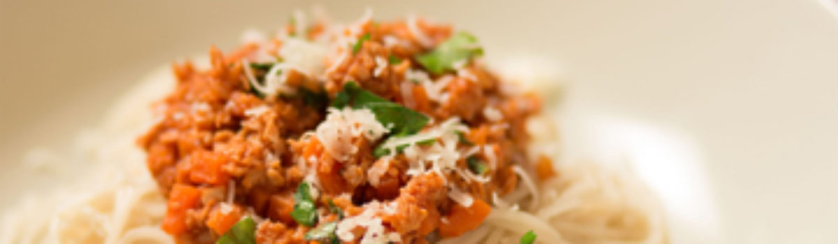 Dinkel-Spaghetti mit Bolognese (vegan)