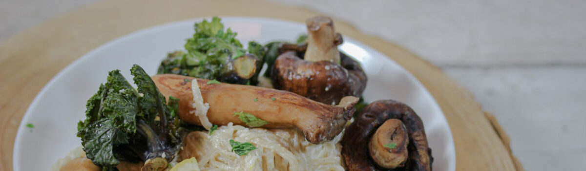 Flowersprouts mit Spaghetti und Pilzen