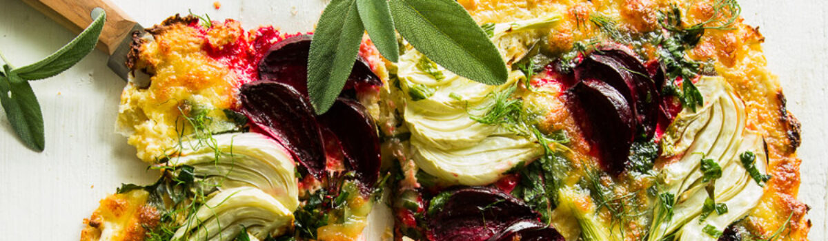 Pizza mit Blumenkohlboden Fenchel und roter Bete