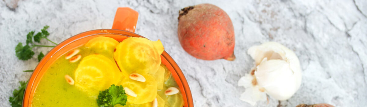 Gelbe Beete Suppe